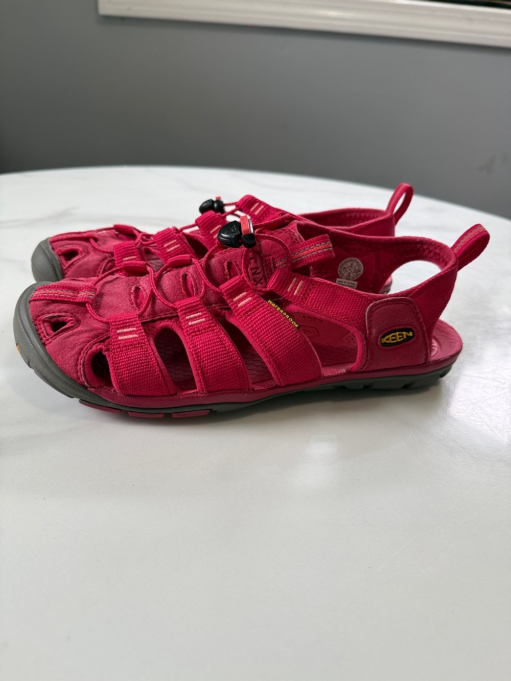 Keen Kids Pink-Red Closed-Toe Bungee Sandals